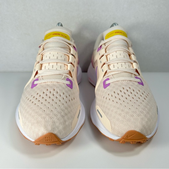 Nike AIR ZOOM VOMERO 16 'White Oxygen Purple' Road Run Shoe DA7698-800 Women's 8 - Picture 9 of 16
